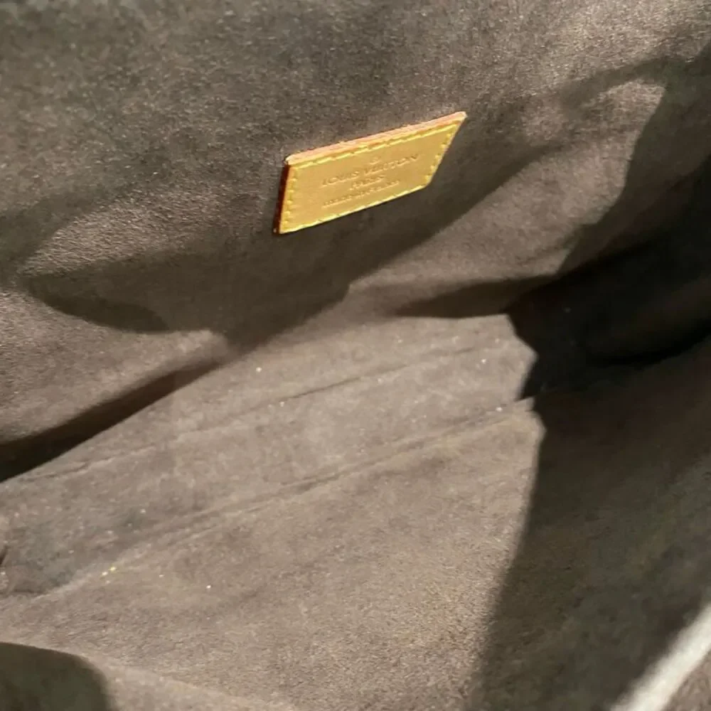 Louis Vuitton Women Pre-Loved Bag Very Good Condition - Picture 8 of 8